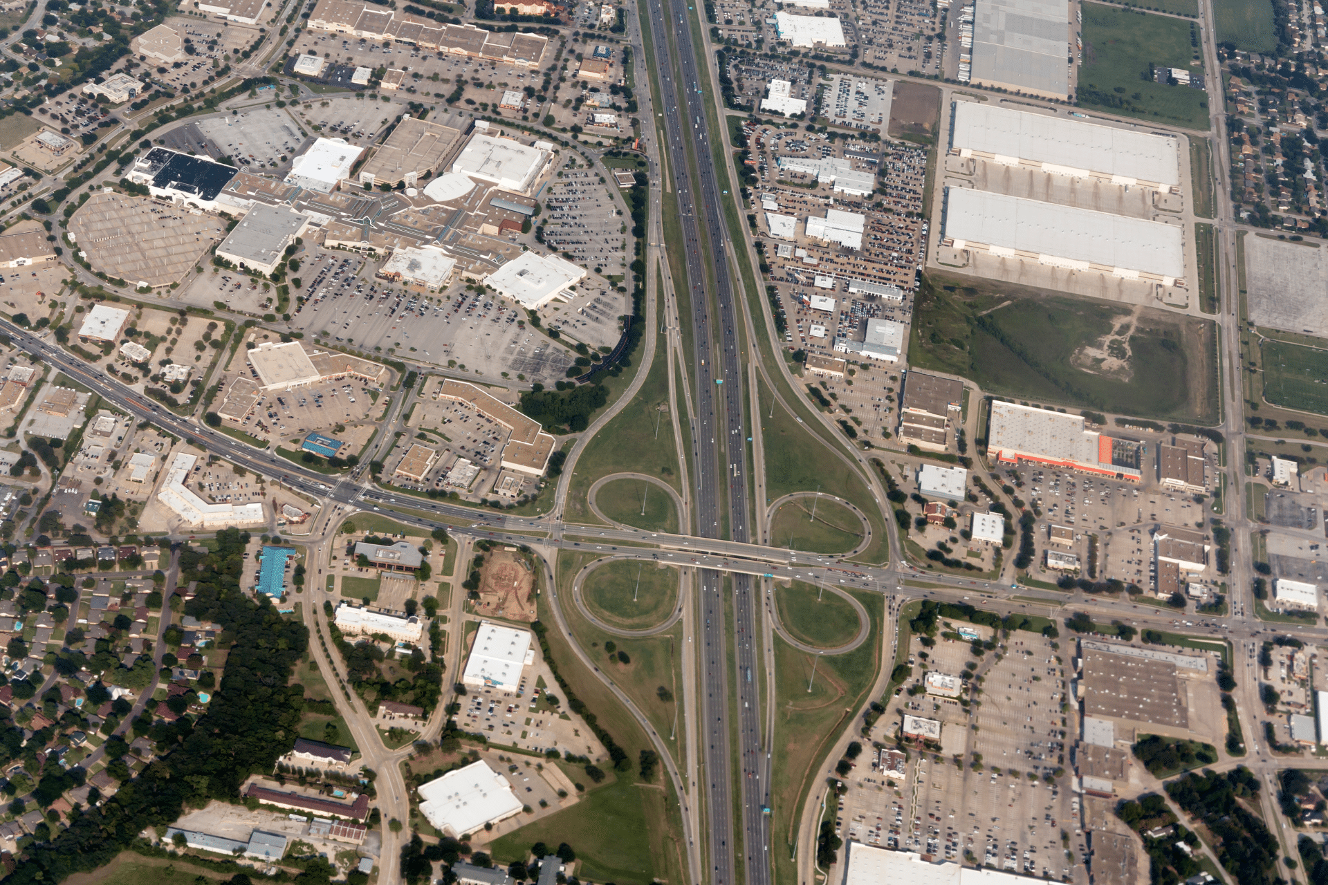Arial view of mall and vicinity in Arlington, TX